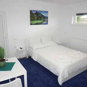 Casuta Bradulet - Aeroport Otopeni & Therme Balotesti